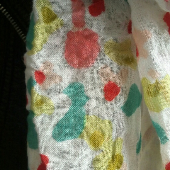 🔥GAP Watercolors All Seasons Scarf🔥 - Picture 3 of 7